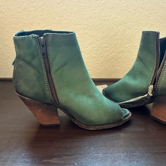 Liberty Black Booties - 6 - Picture 6 of 7